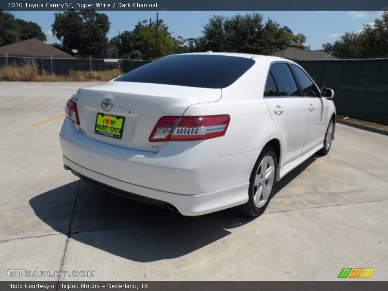 Super White / Dark Charcoal 2010 Toyota Camry SE