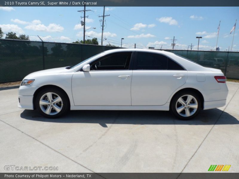 Super White / Dark Charcoal 2010 Toyota Camry SE