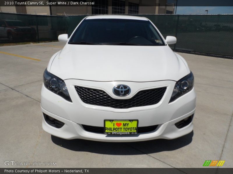Super White / Dark Charcoal 2010 Toyota Camry SE