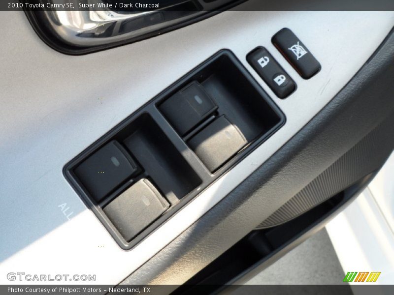 Super White / Dark Charcoal 2010 Toyota Camry SE