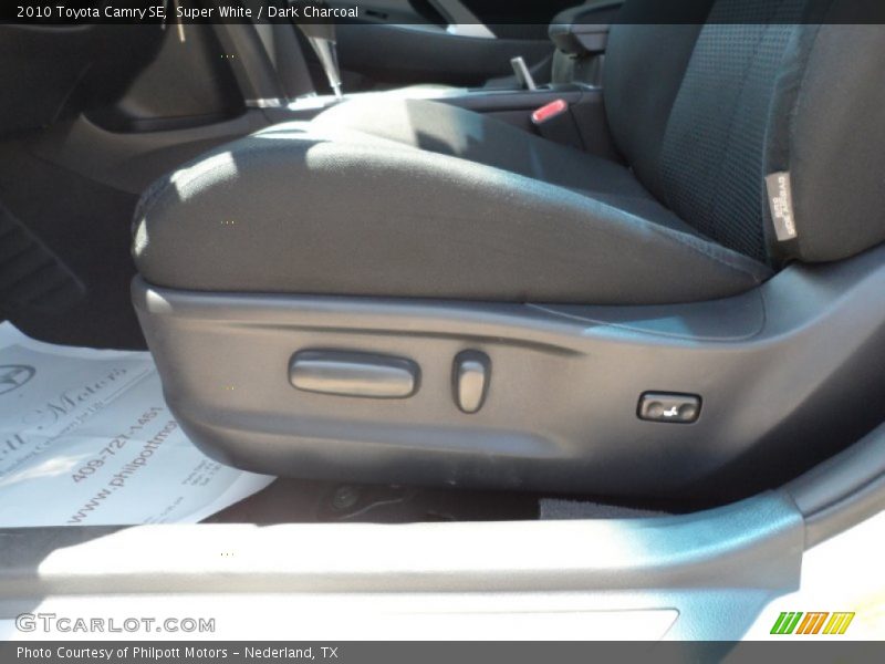 Super White / Dark Charcoal 2010 Toyota Camry SE