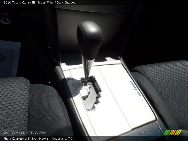 Super White / Dark Charcoal 2010 Toyota Camry SE