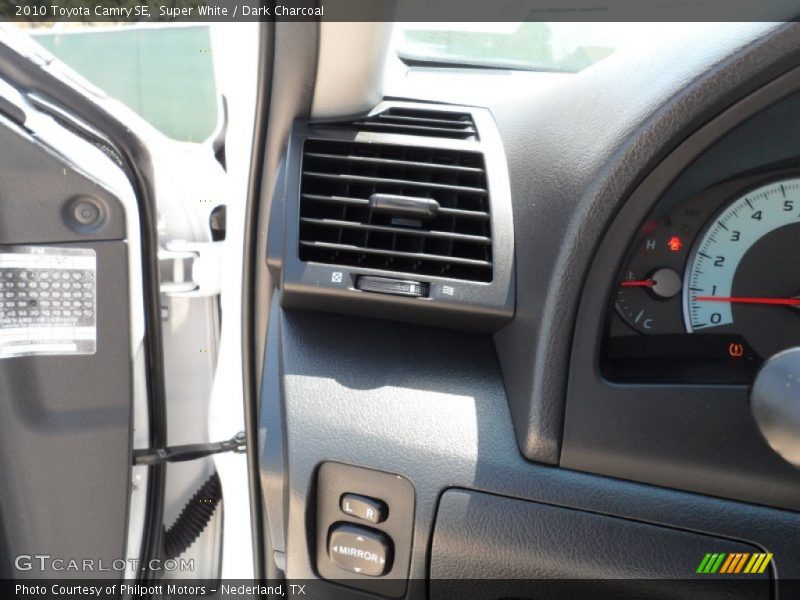 Super White / Dark Charcoal 2010 Toyota Camry SE