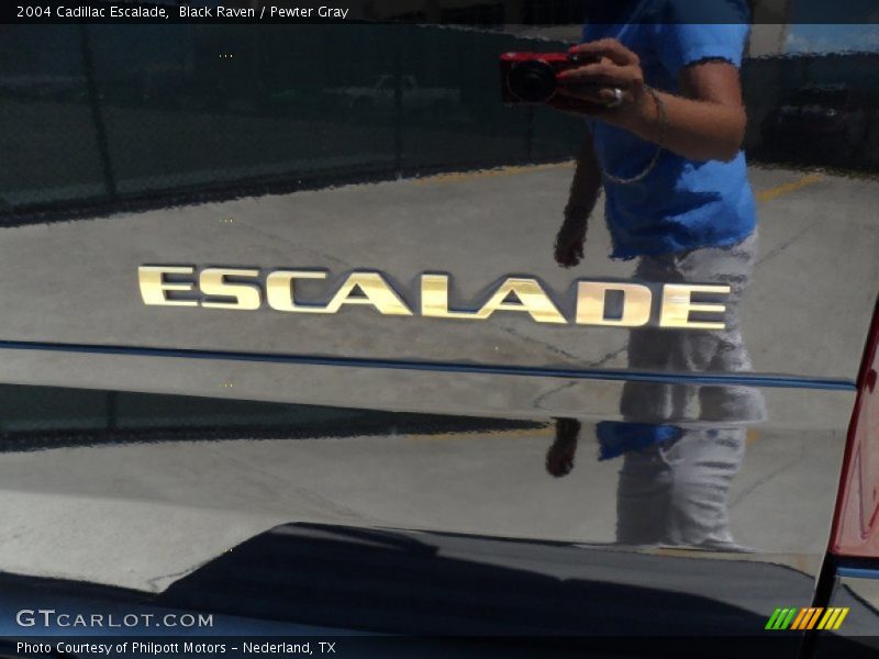  2004 Escalade  Logo
