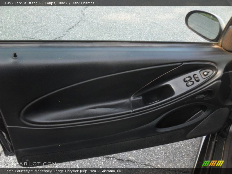 Door Panel of 1997 Mustang GT Coupe