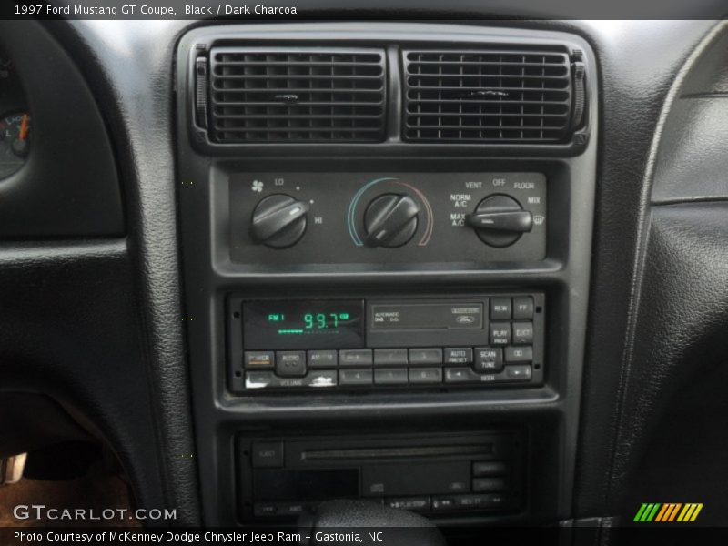 Controls of 1997 Mustang GT Coupe