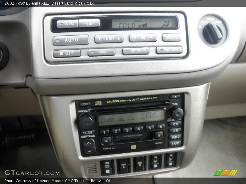 Desert Sand Mica / Oak 2002 Toyota Sienna XLE