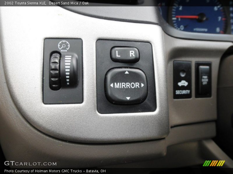 Desert Sand Mica / Oak 2002 Toyota Sienna XLE