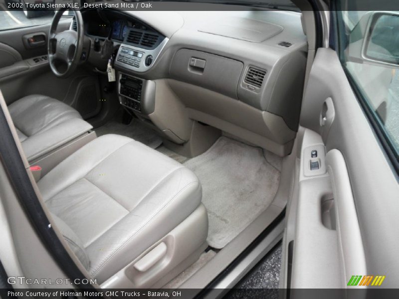 Desert Sand Mica / Oak 2002 Toyota Sienna XLE