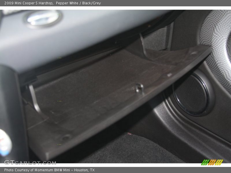 Pepper White / Black/Grey 2009 Mini Cooper S Hardtop