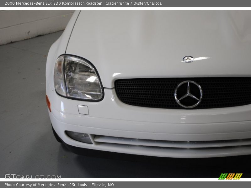 Glacier White / Oyster/Charcoal 2000 Mercedes-Benz SLK 230 Kompressor Roadster