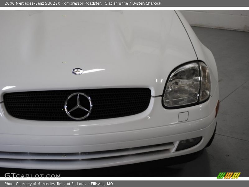 Glacier White / Oyster/Charcoal 2000 Mercedes-Benz SLK 230 Kompressor Roadster