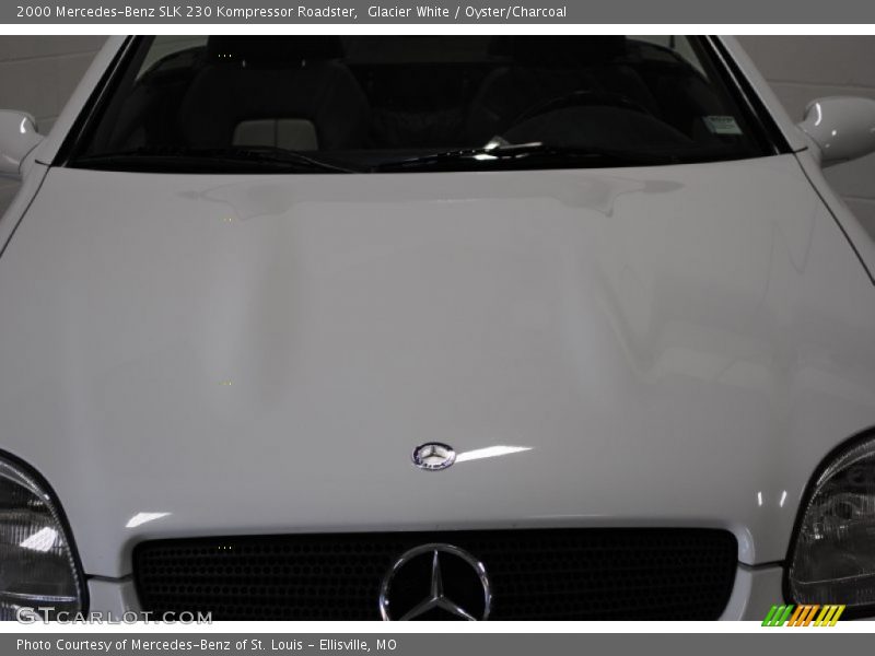 Glacier White / Oyster/Charcoal 2000 Mercedes-Benz SLK 230 Kompressor Roadster
