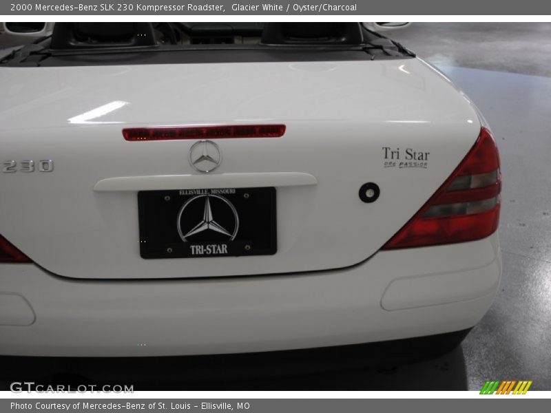 Glacier White / Oyster/Charcoal 2000 Mercedes-Benz SLK 230 Kompressor Roadster