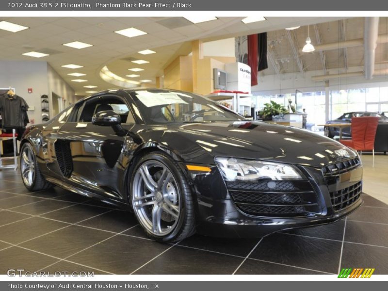 Front 3/4 View of 2012 R8 5.2 FSI quattro