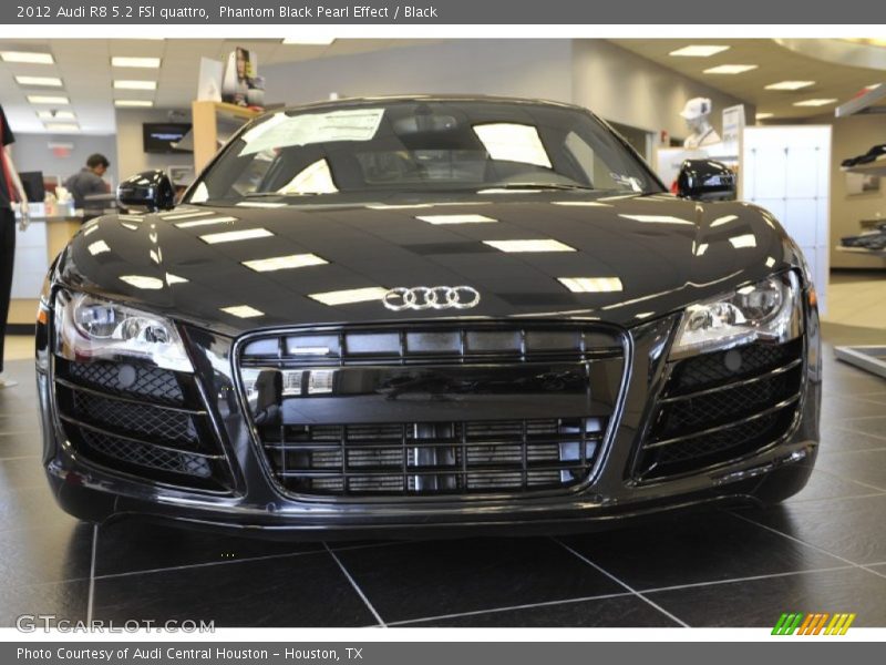  2012 R8 5.2 FSI quattro Phantom Black Pearl Effect