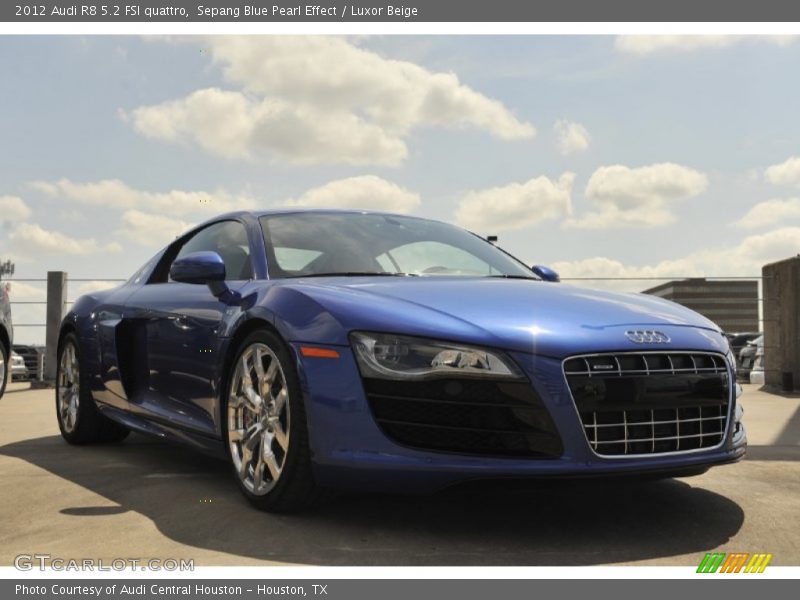 Front 3/4 View of 2012 R8 5.2 FSI quattro