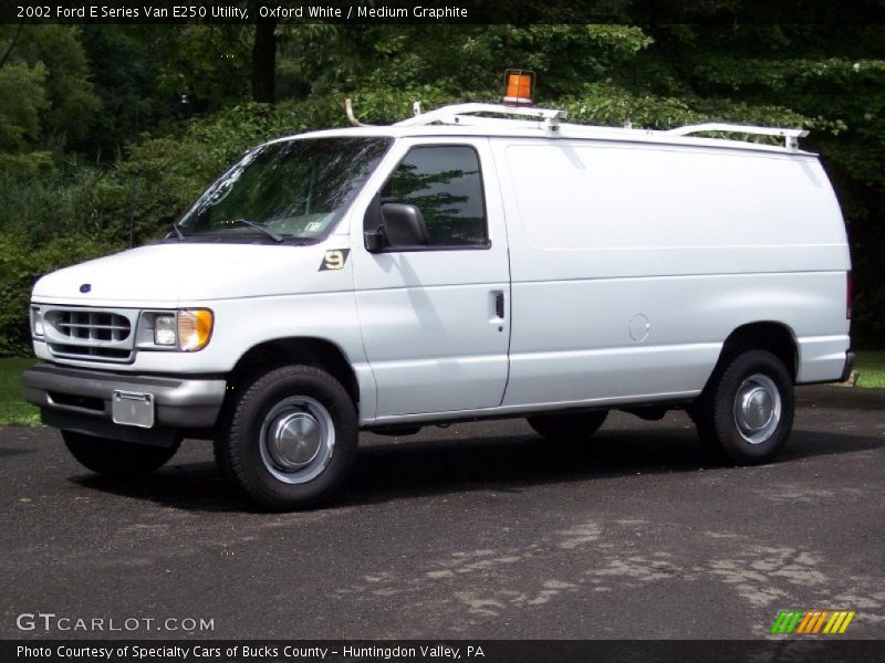 Oxford White / Medium Graphite 2002 Ford E Series Van E250 Utility