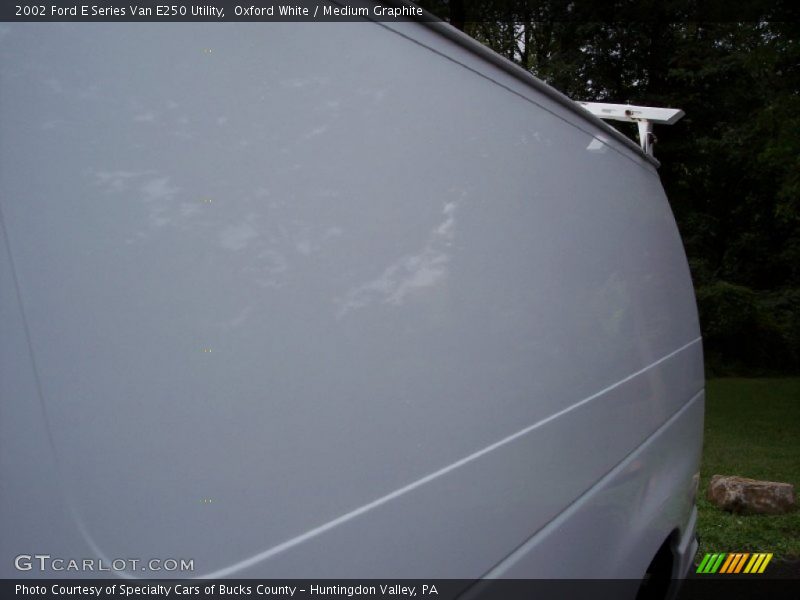 Oxford White / Medium Graphite 2002 Ford E Series Van E250 Utility
