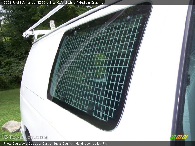 Oxford White / Medium Graphite 2002 Ford E Series Van E250 Utility