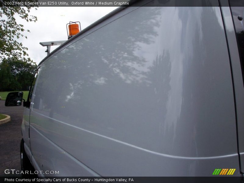 Oxford White / Medium Graphite 2002 Ford E Series Van E250 Utility