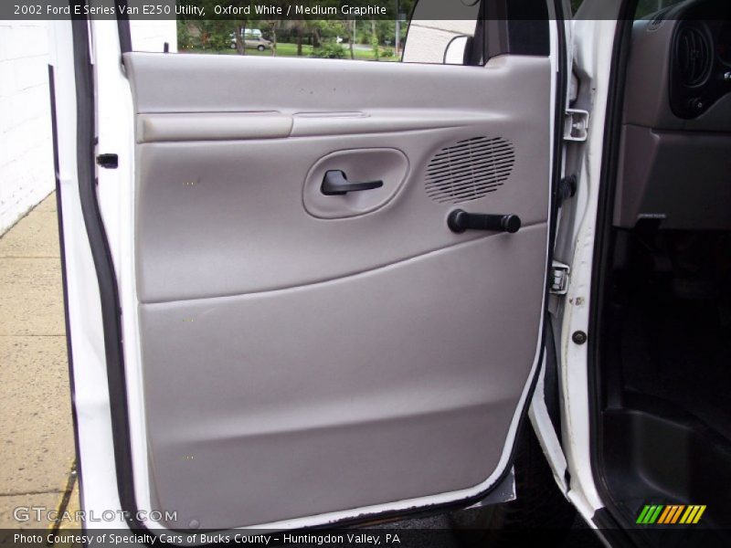 Oxford White / Medium Graphite 2002 Ford E Series Van E250 Utility