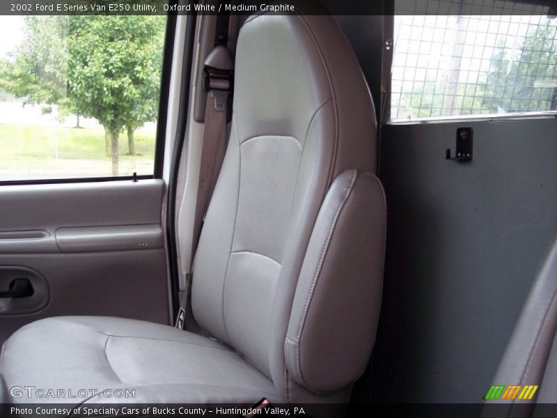 Oxford White / Medium Graphite 2002 Ford E Series Van E250 Utility