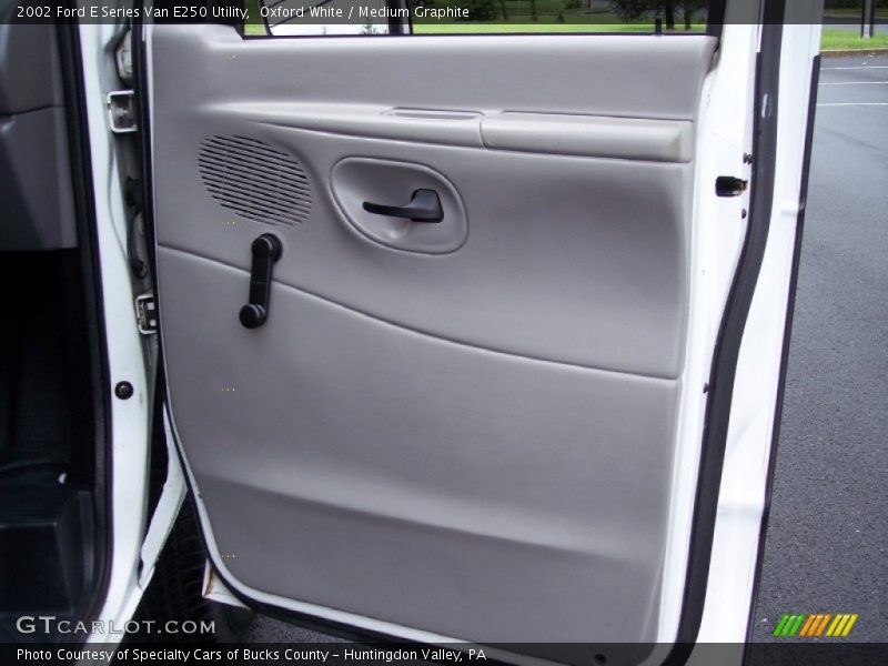 Oxford White / Medium Graphite 2002 Ford E Series Van E250 Utility