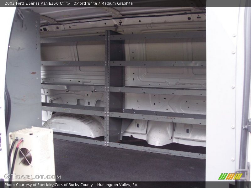 Oxford White / Medium Graphite 2002 Ford E Series Van E250 Utility