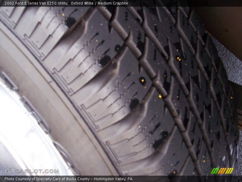 Oxford White / Medium Graphite 2002 Ford E Series Van E250 Utility