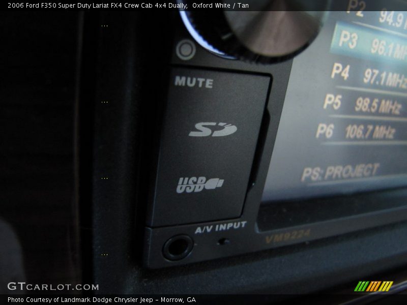 Oxford White / Tan 2006 Ford F350 Super Duty Lariat FX4 Crew Cab 4x4 Dually