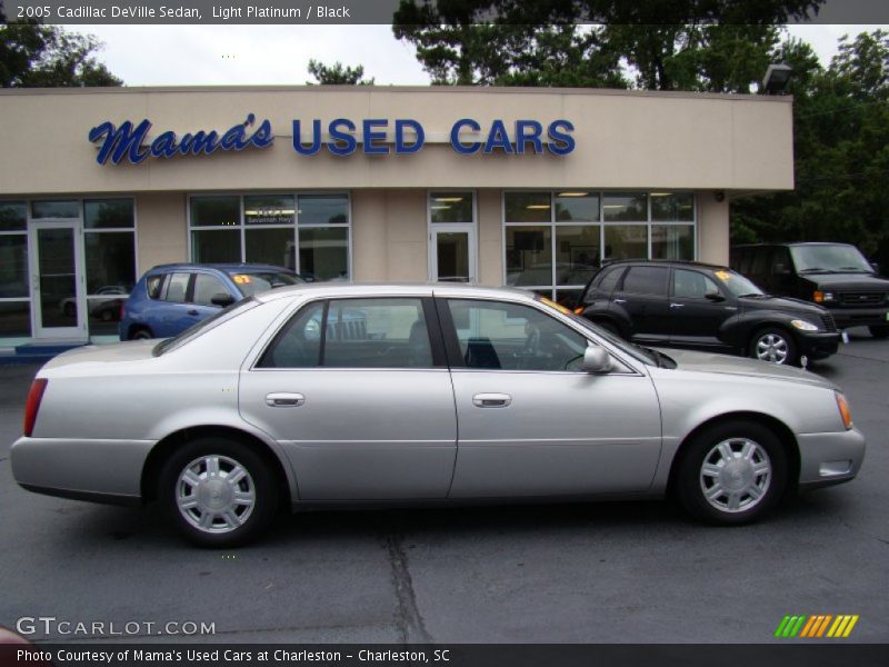Light Platinum / Black 2005 Cadillac DeVille Sedan