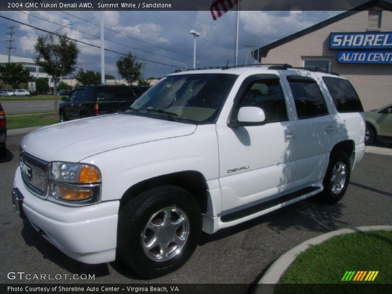 Summit White / Sandstone 2004 GMC Yukon Denali AWD