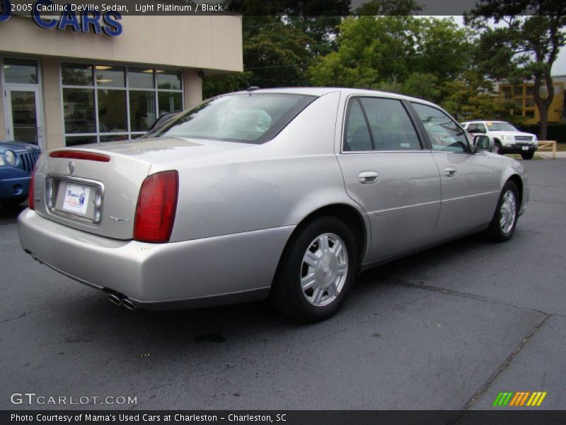 Light Platinum / Black 2005 Cadillac DeVille Sedan