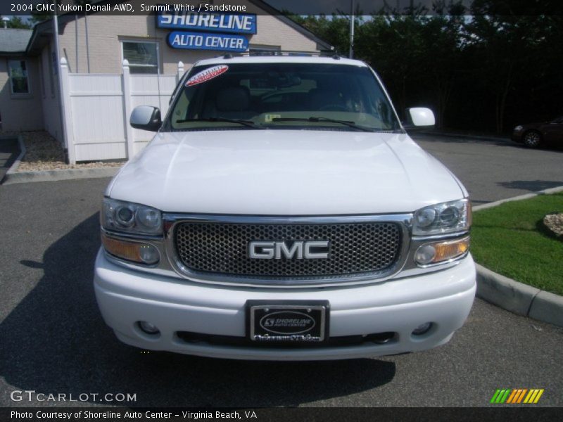 Summit White / Sandstone 2004 GMC Yukon Denali AWD