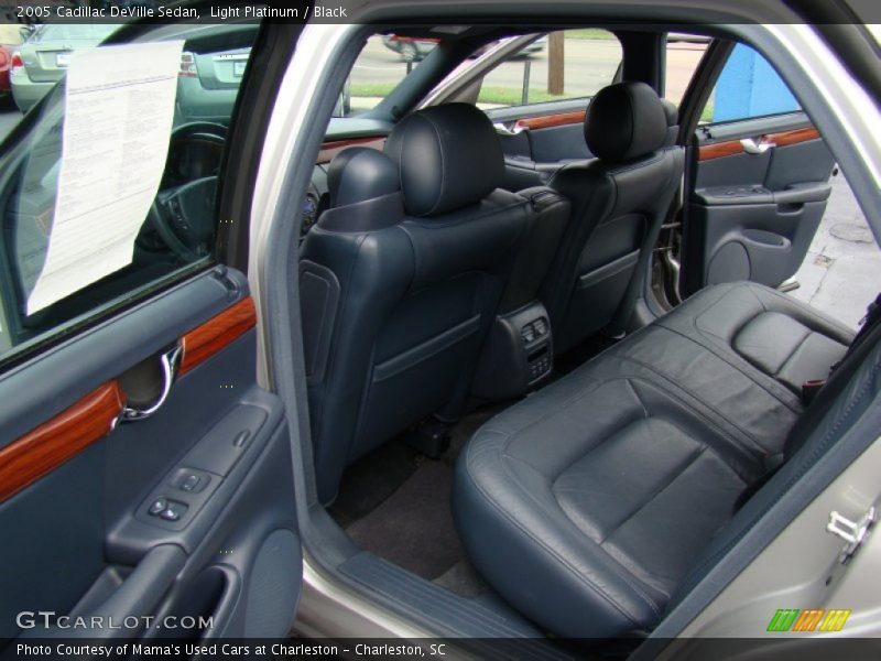 Light Platinum / Black 2005 Cadillac DeVille Sedan