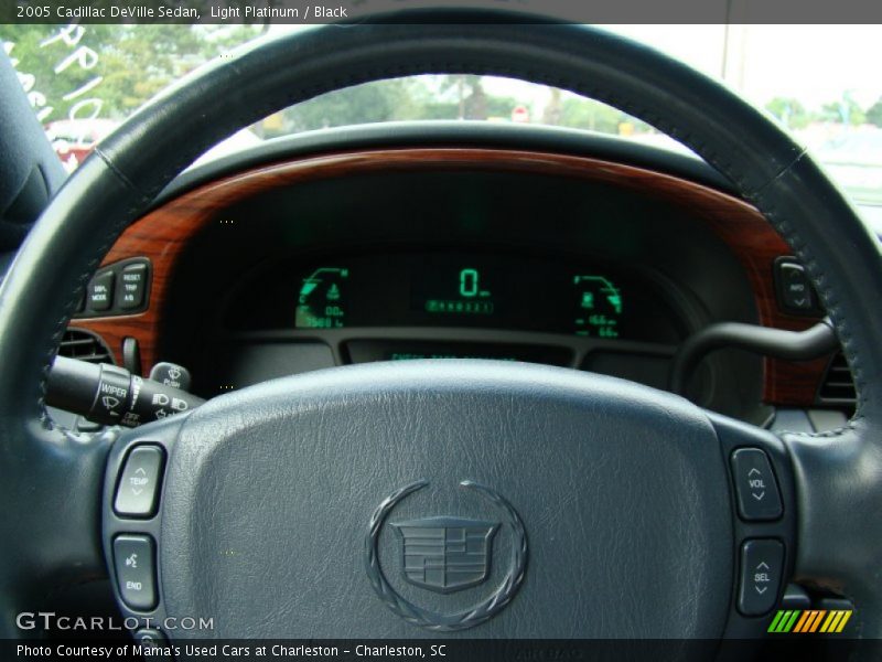 Light Platinum / Black 2005 Cadillac DeVille Sedan