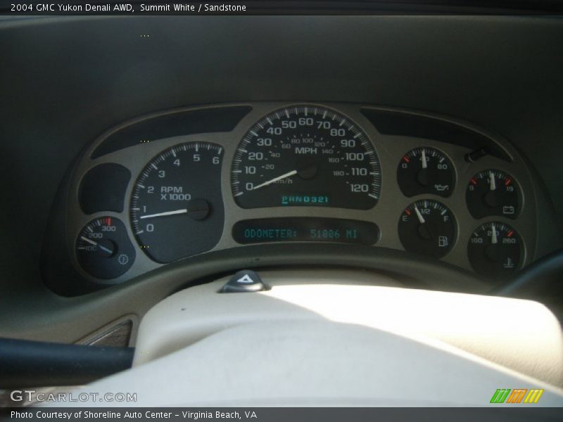 Summit White / Sandstone 2004 GMC Yukon Denali AWD