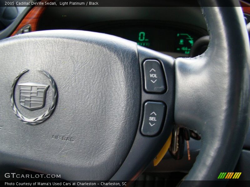 Light Platinum / Black 2005 Cadillac DeVille Sedan
