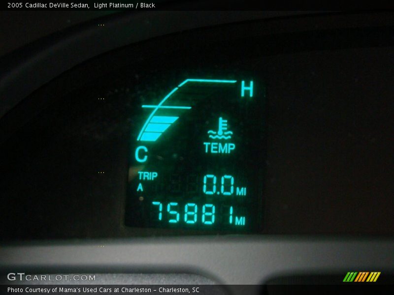 Light Platinum / Black 2005 Cadillac DeVille Sedan