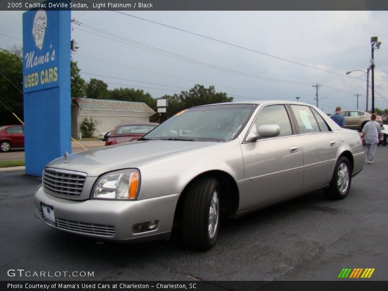 Light Platinum / Black 2005 Cadillac DeVille Sedan