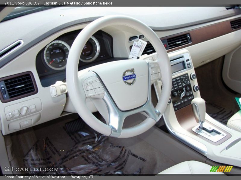 Dashboard of 2011 S80 3.2