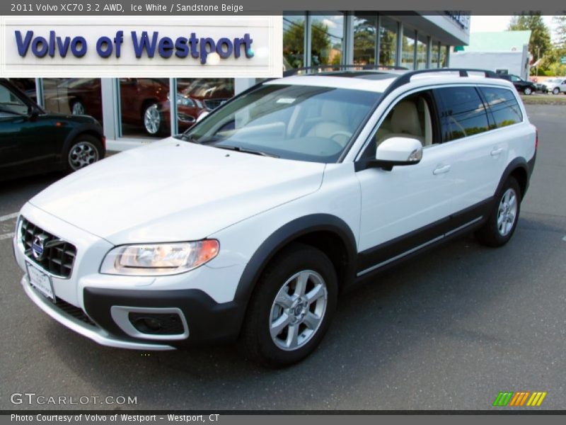 Ice White / Sandstone Beige 2011 Volvo XC70 3.2 AWD