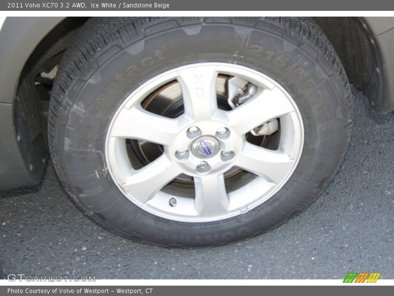Ice White / Sandstone Beige 2011 Volvo XC70 3.2 AWD