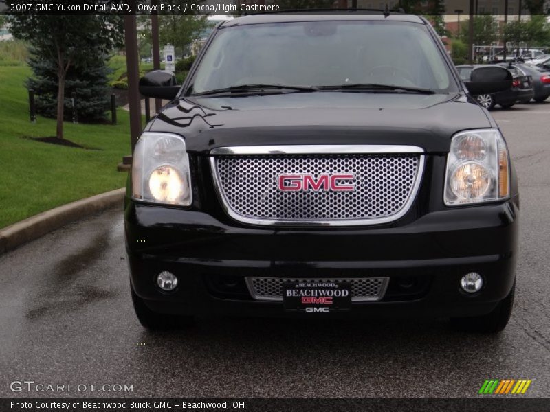 Onyx Black / Cocoa/Light Cashmere 2007 GMC Yukon Denali AWD