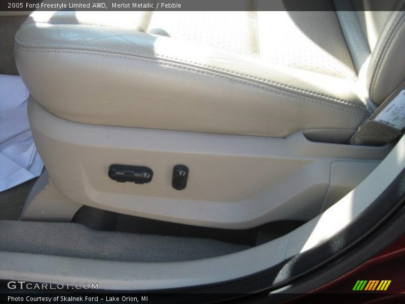 Merlot Metallic / Pebble 2005 Ford Freestyle Limited AWD