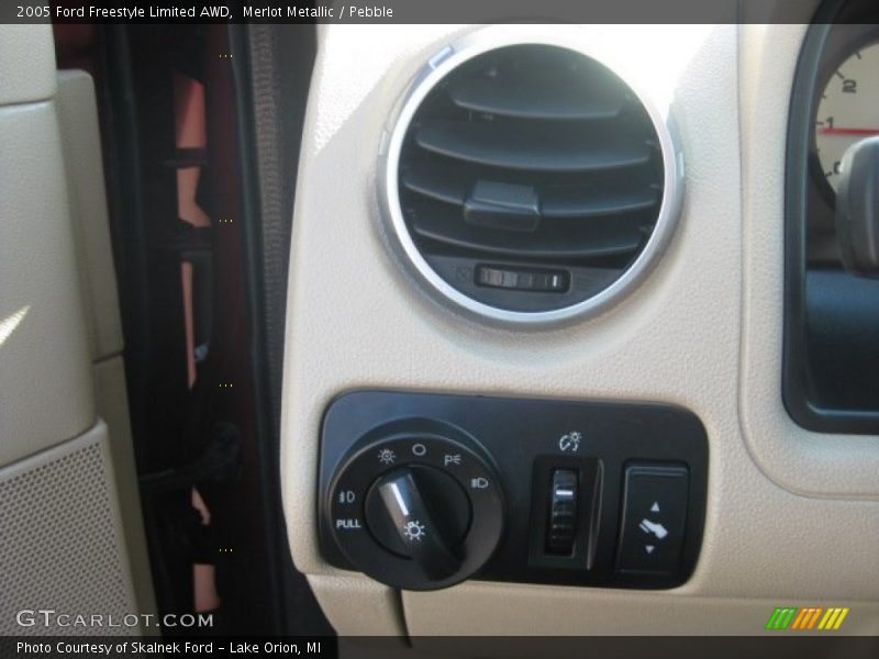 Merlot Metallic / Pebble 2005 Ford Freestyle Limited AWD