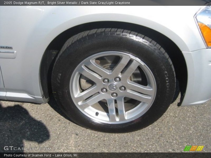 Bright Silver Metallic / Dark Slate Gray/Light Graystone 2005 Dodge Magnum R/T