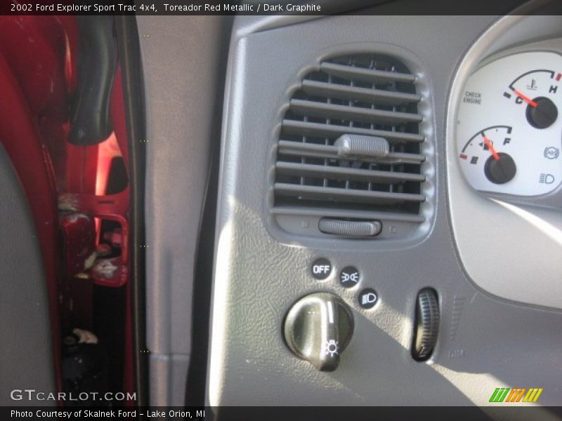 Toreador Red Metallic / Dark Graphite 2002 Ford Explorer Sport Trac 4x4