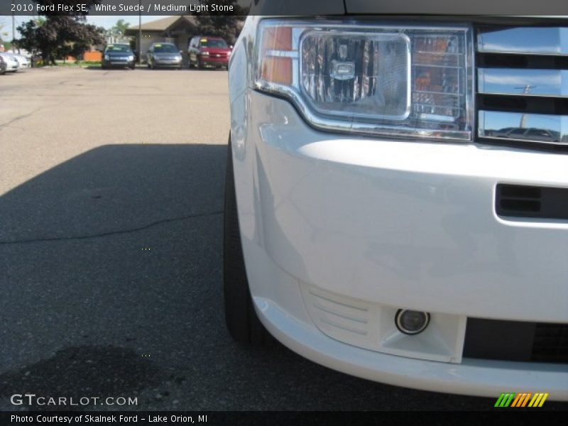 White Suede / Medium Light Stone 2010 Ford Flex SE